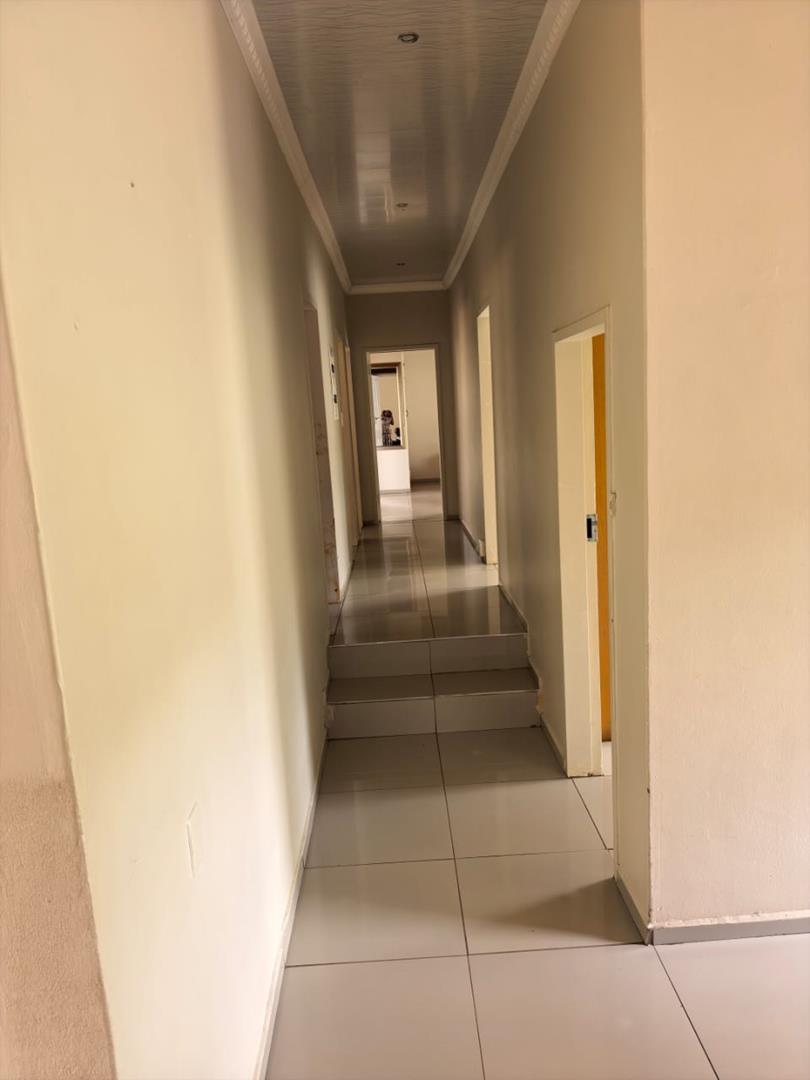 To Let 5 Bedroom Property for Rent in Elandsrand North West